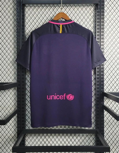 2016/2017 Retro Barcelona
Away Football Shirt